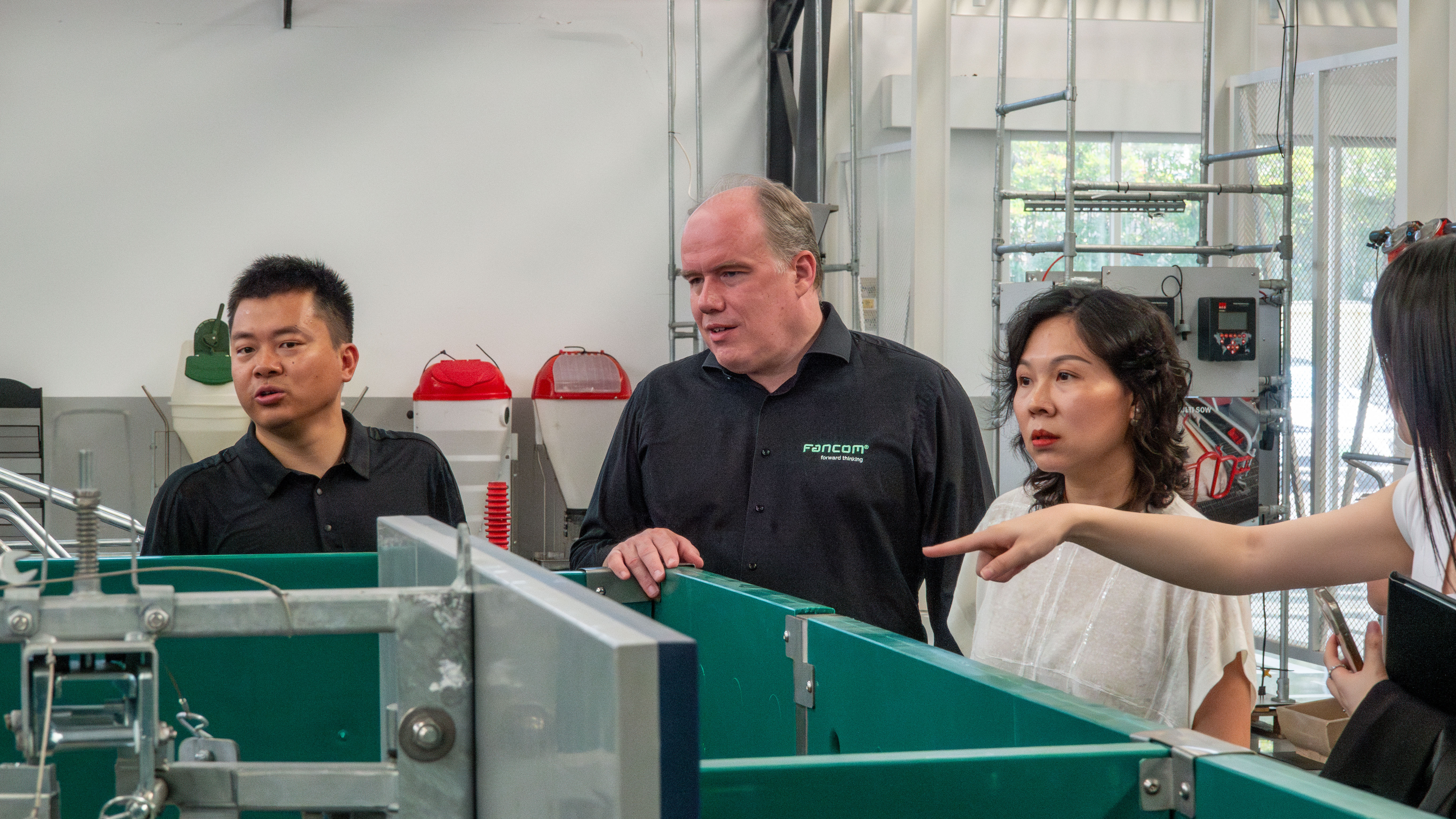 荷蘭Fancom公司亞太區(qū)負責(zé)人Mark Janssen到訪正大機電企業(yè)參觀交流